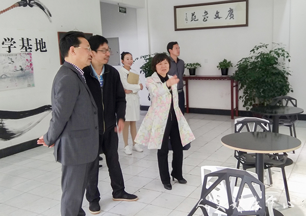台州市社科联主席茅玉芬一行走访我校广文书苑